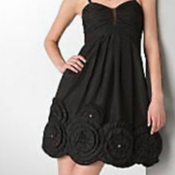 BCBG BLACK BEADED
APPLIQUÉ TAFFETA DRESS size 8 - Picture 12 of 12
